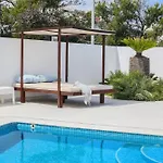 Garasa Holiday home *